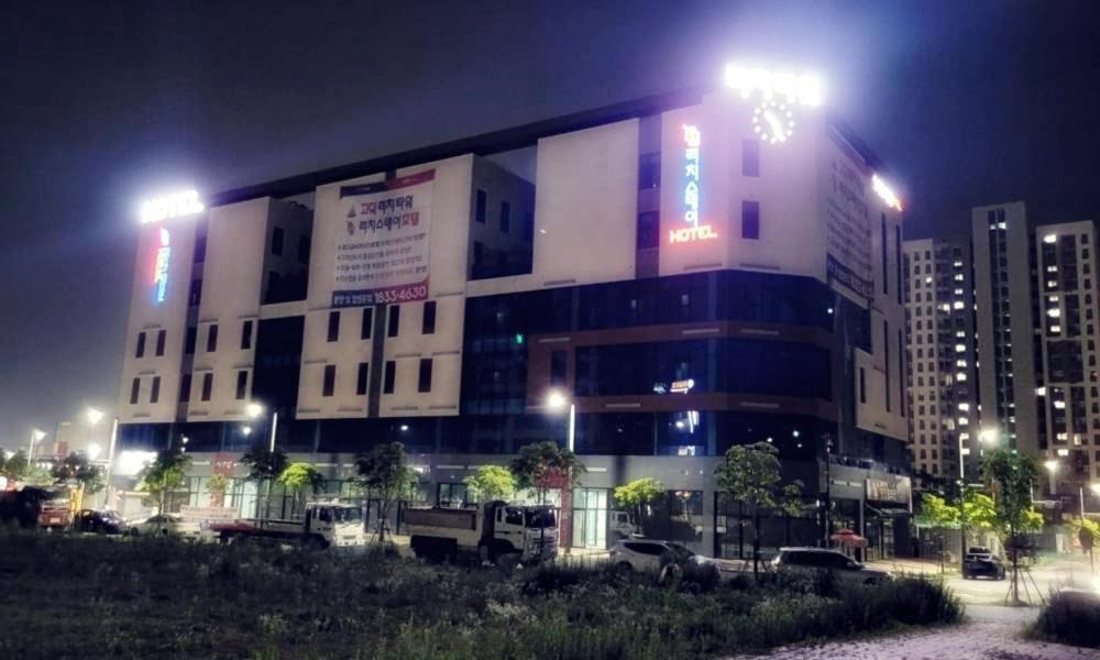 Pyeongtaek Godeok Rich Stay Hotel Kültér fotó